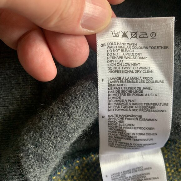 Fred Perry Cardigan Lambs Wool Argyle Sweater. Medium. - Picture 10 of 12